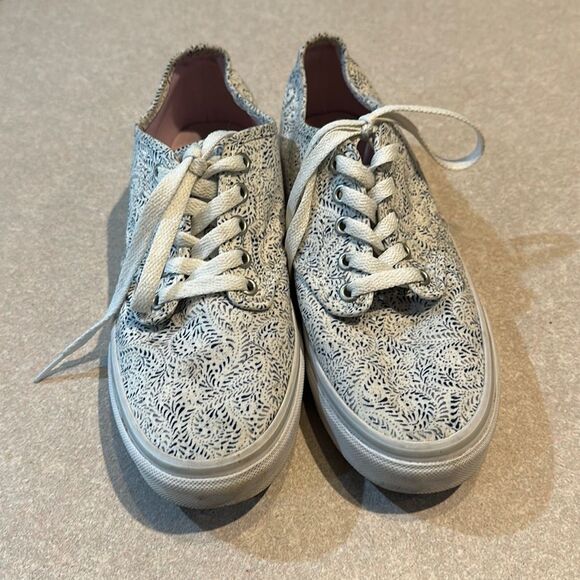 Vans Shoes - VANS Women’s Paisley Print Sneakers
